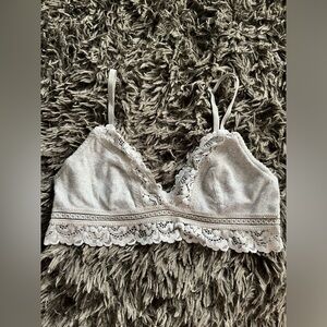 la Vie en Rose Lace Triangle Bralette - Size M